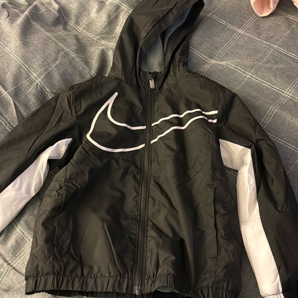 Black Nike jacket boys size 6